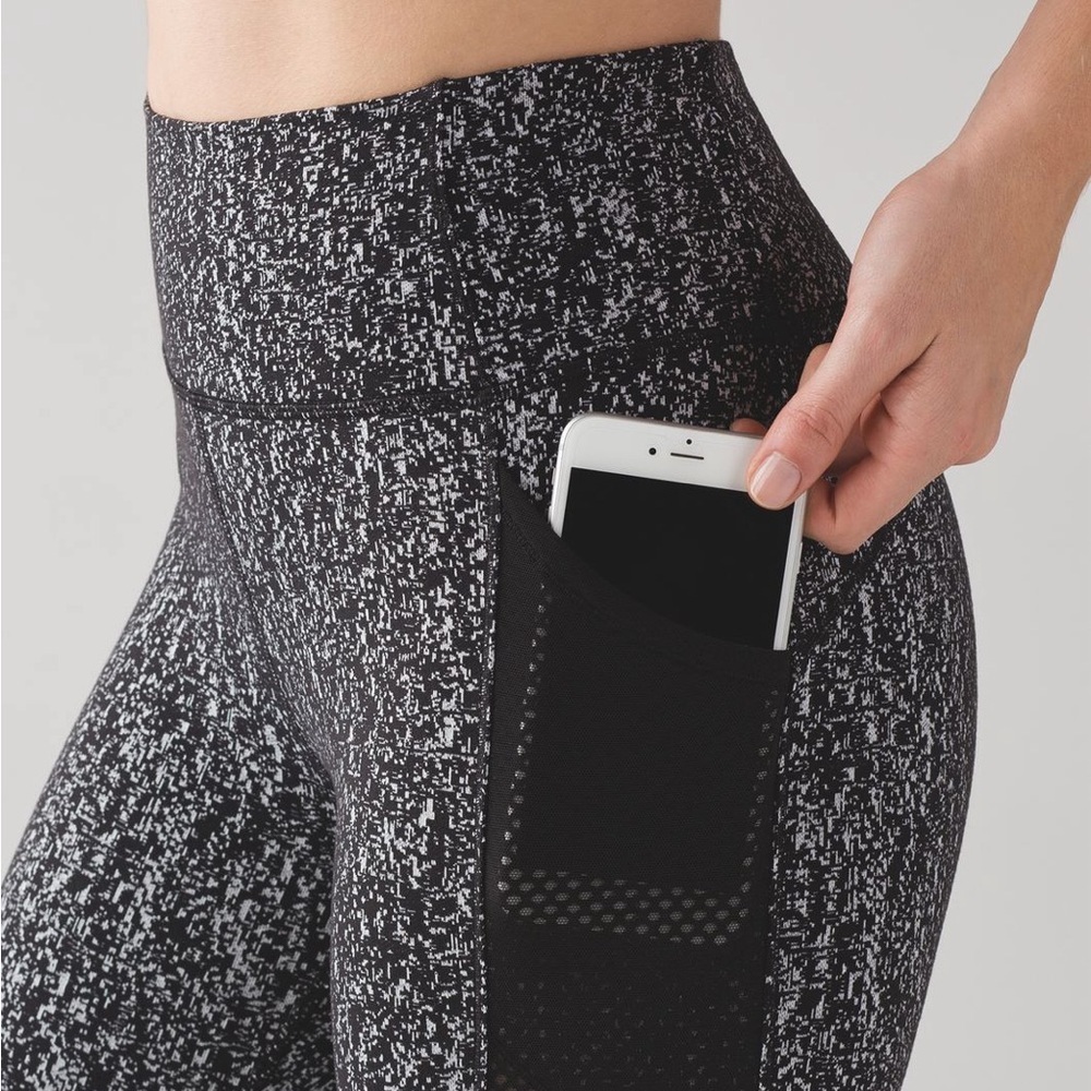 Lululemon Size 4 Fit Physique Crop 19" Leggings Luon Suited Jacquard Black White - Picture 15 of 15